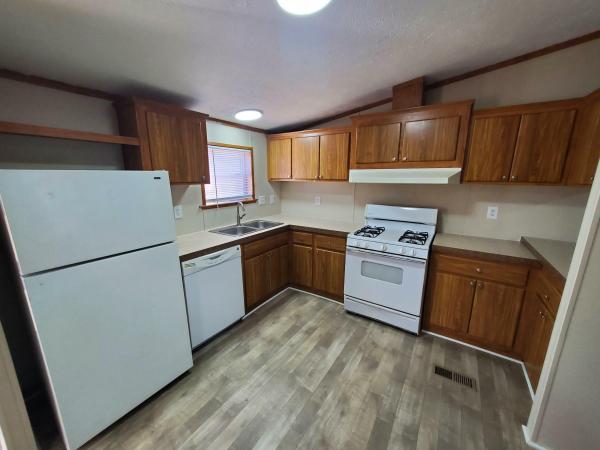 2000 Four Seasons Mobile Home For Sale