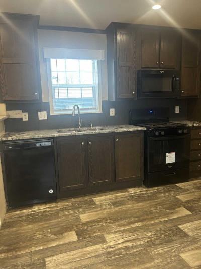 Photo 5 of 12 of home located at 1029 Center Circle Fridley, MN 55432