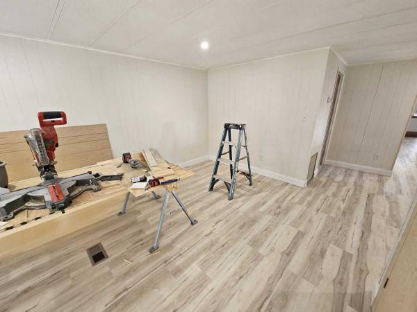 1981  Mobile Home For Sale