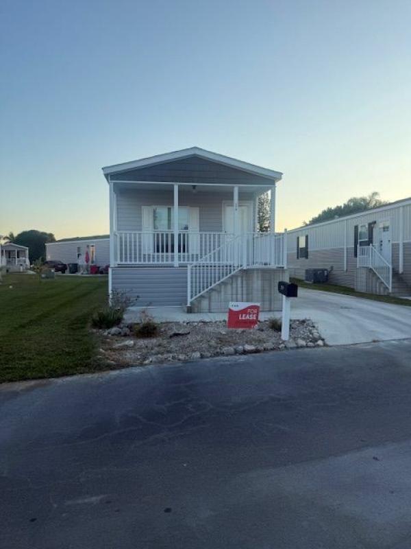 Photo 7 of 2 of home located at 279 Kingfisher Avenue Fort Pierce, FL 34982