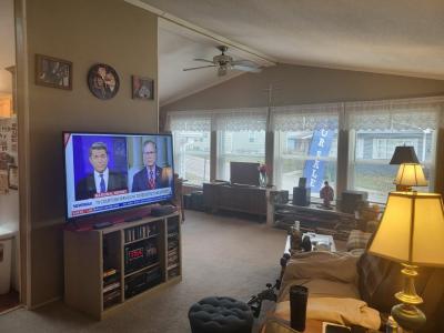 Photo 2 of 20 of home located at 240 Parkwood Road Elgin, IL 60123