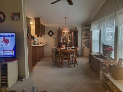 Photo 4 of 20 of home located at 240 Parkwood Road Elgin, IL 60123