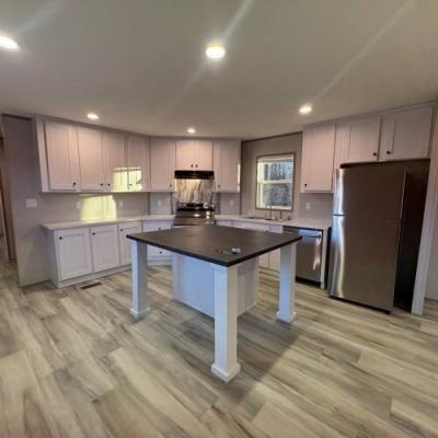 Photo 3 of 21 of home located at 2319 Greensburg Rd Campbellsville, KY 42718