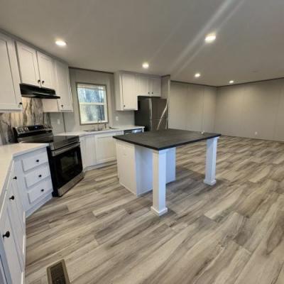 Photo 4 of 21 of home located at 2319 Greensburg Rd Campbellsville, KY 42718