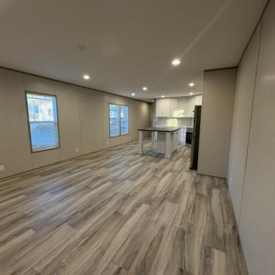 Photo 5 of 21 of home located at 2319 Greensburg Rd Campbellsville, KY 42718