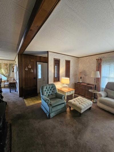 Photo 5 of 14 of home located at 340 S Reynolds Rd Lot 212 Toledo, OH 43615