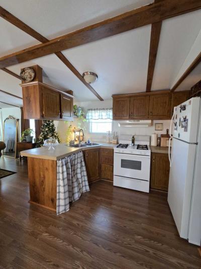 Photo 3 of 8 of home located at 414 Bayberry Dr Wixom, MI 48393