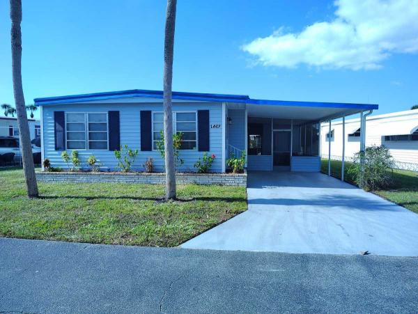 Photo 1 of 2 of home located at 214 Spanish Lakes Dr. Nokomis, FL 34275