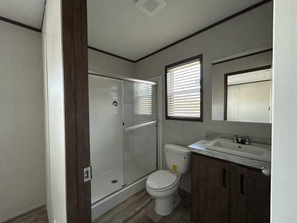 2025 Commodore Mobile Home