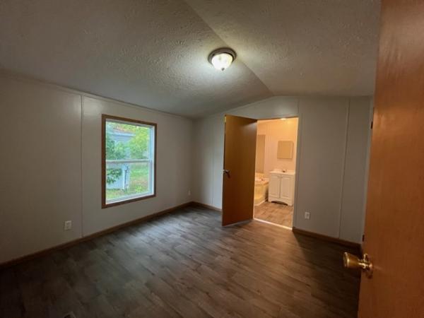 2002 Kensington Mobile Home