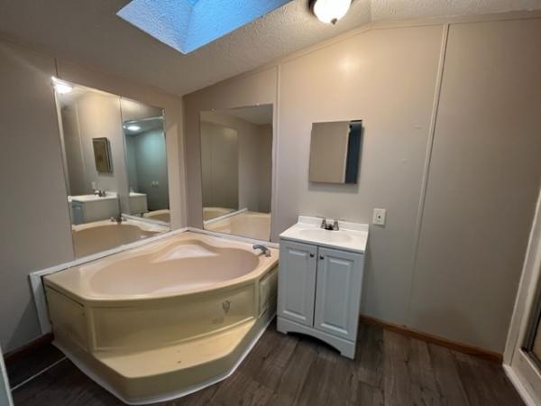 2002 Kensington Mobile Home