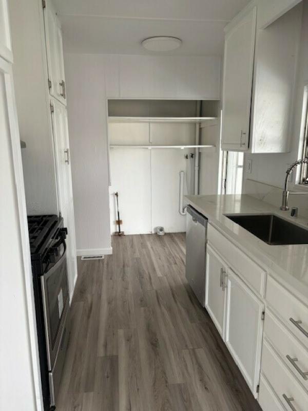 1968 Skyline Hillcrest Mobile Home