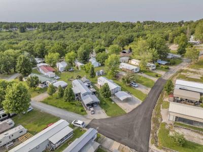 Mobile Home at 25449 Manchester Dr Lebanon, MO 65536