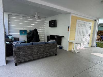 Photo 5 of 17 of home located at 271 NE Coastal Dr Jensen Beach, FL 34957