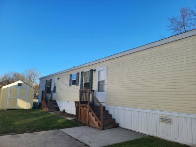 Photo 2 of 7 of home located at 9811 Julie Drive Site #055 Ypsilanti, MI 48197