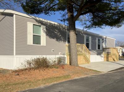 Photo 2 of 12 of home located at 101 Carter Place, Site # C-05 Onalaska, WI 54650