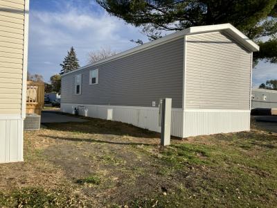 Photo 4 of 12 of home located at 101 Carter Place, Site # C-05 Onalaska, WI 54650