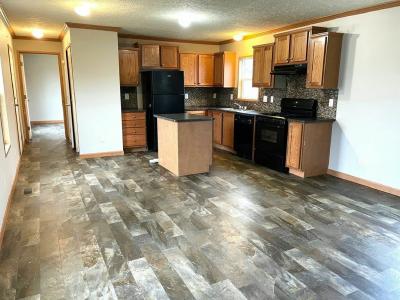 Photo 3 of 15 of home located at 617 Linda Lane Lynwood, IL 60411