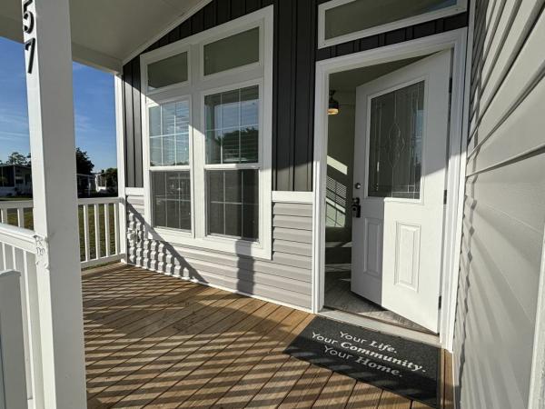 2025 Champion - Lake City LaBelle Mobile Home