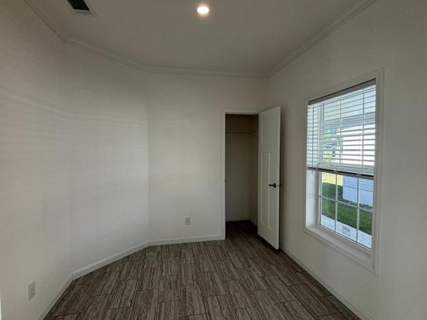 2025 Champion - Lake City LaBelle Mobile Home