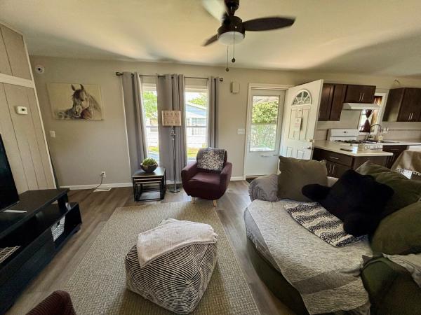 1988 Parkwood mobile Home