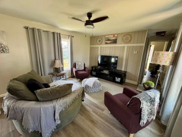 1988 Parkwood mobile Home