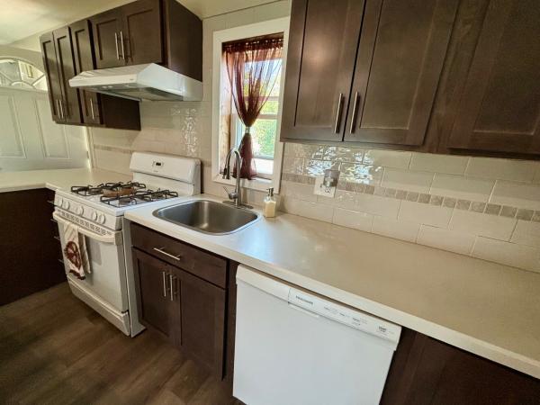 1988 Parkwood mobile Home