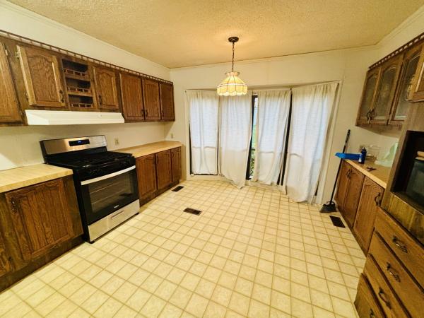 1989 Victorian mobile Home