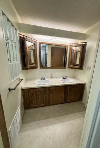 1989 Victorian mobile Home