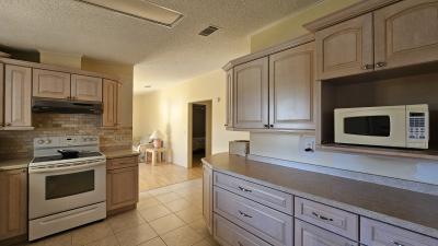 Photo 3 of 18 of home located at 215 Casa Grande Edgewater, FL 32141