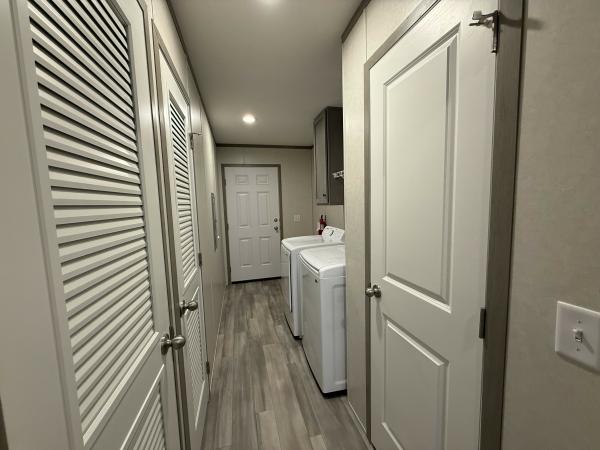 2026 clayton 95PLH28563IH25S Mobile Home