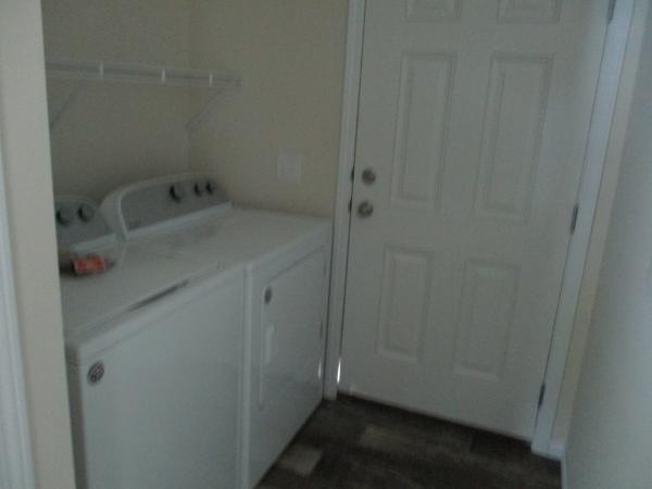 2020 Champion RA1670217 Mobile Home