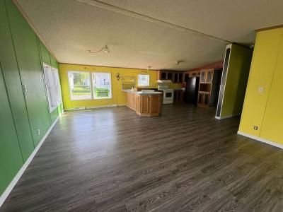 Photo 4 of 11 of home located at 3611 Butternut Dr #282 Holland, MI 49424