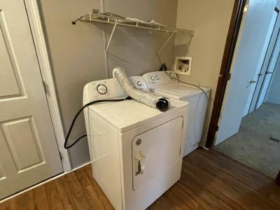 Photo 3 of 12 of home located at 370 Linda Lane Lynwood, IL 60411