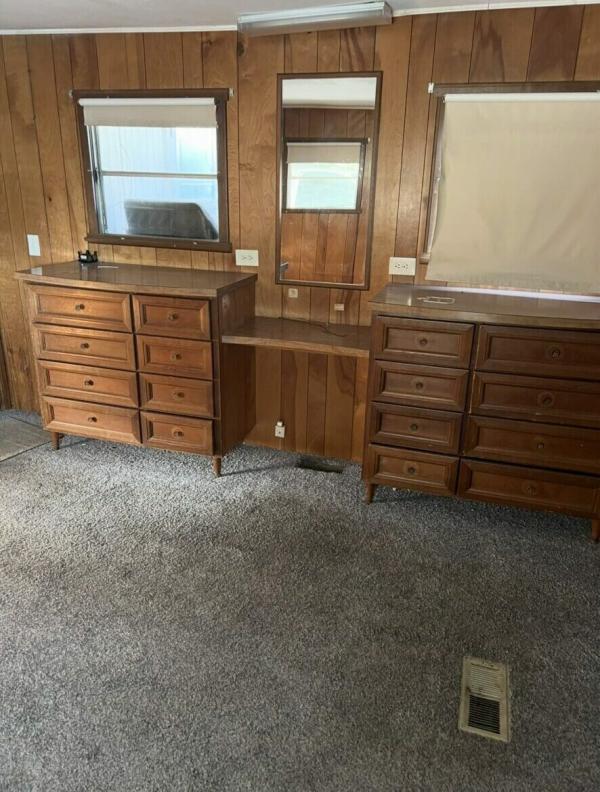 1960 MANUFACTU  Home