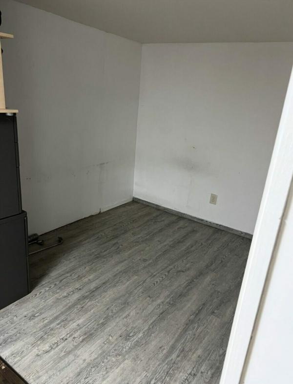 1960 MANUFACTU  Home