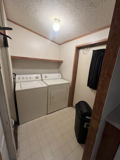 Photo 7 of 5 of home located at 26 Bellmore Lane Pontiac, MI 48340