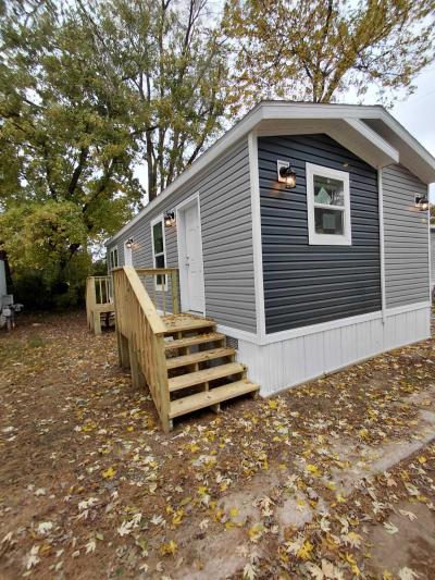 Photo 4 of 7 of home located at 301 Mantle Ave #16Emb Jackson, MI 49202