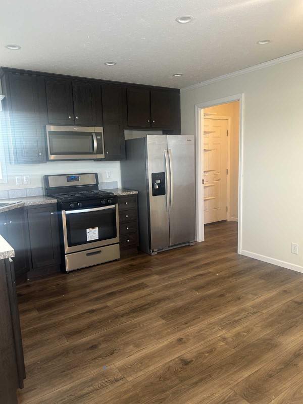 2021 Champion Dutch Diamond II Manufactured Home