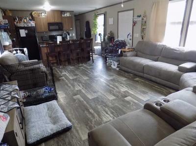 Photo 4 of 30 of home located at 17528 Cedar Grove Brownstown, MI 48174