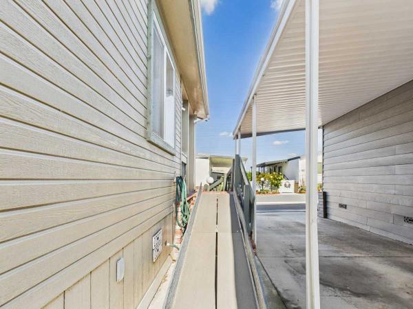 2004 Hallmark-Southwest 34-1759 Manufactured Home