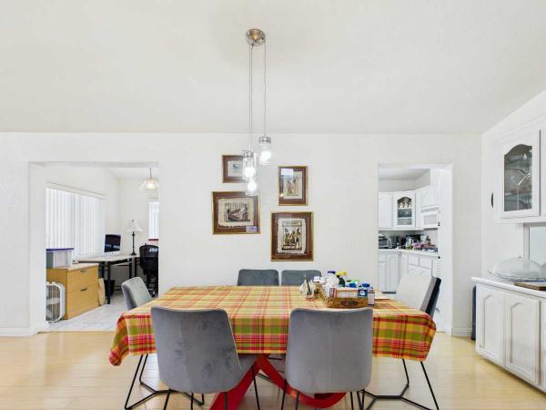 2004 Hallmark-Southwest 34-1759 Manufactured Home