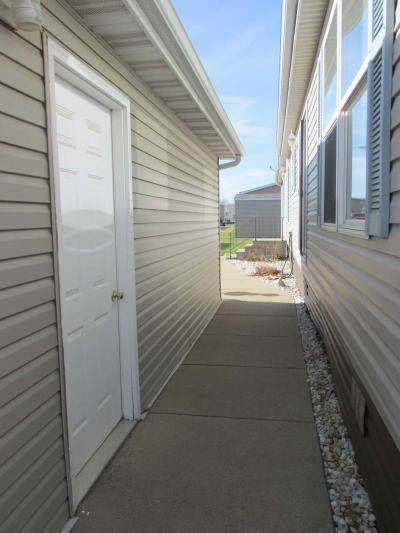 Photo 5 of 16 of home located at 6123 S. Prestwick Pl. Sioux Falls, SD 57106