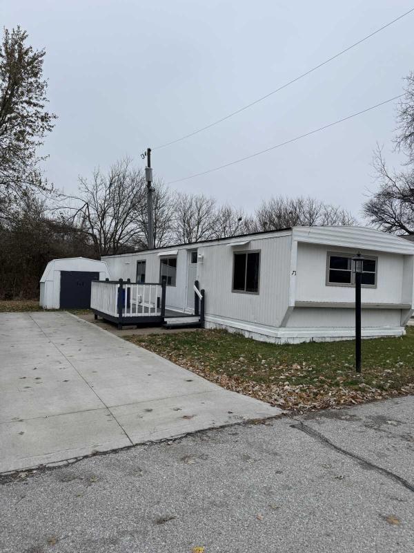 1975 Schultz Mobile Home For Sale