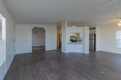 Photo 4 of 18 of home located at 8122 W. Flamingo Rd. Las Vegas, NV 89147