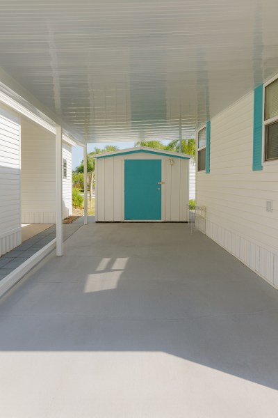 Photo 5 of 31 of home located at 11911 66th St.n Largo, FL 33773