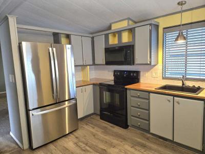 Photo 2 of 19 of home located at 19802 N. 32nd St #120 Phoenix, AZ 85050