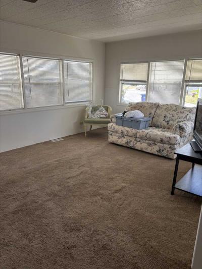 Photo 5 of 16 of home located at 3223 N Lockwood Ridge Rd #27 Sarasota, FL 34234