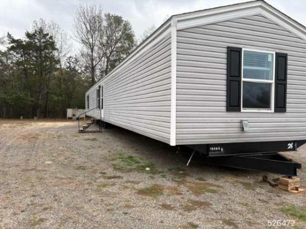 Photo 1 of 2 of home located at Tandem Mobile Homes Inc. 12271 State Highway 31 W Tyler, TX 75709