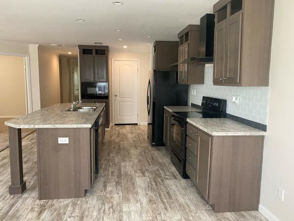 2018 Champion SIG4523A 2BED/DEN Mobile Home